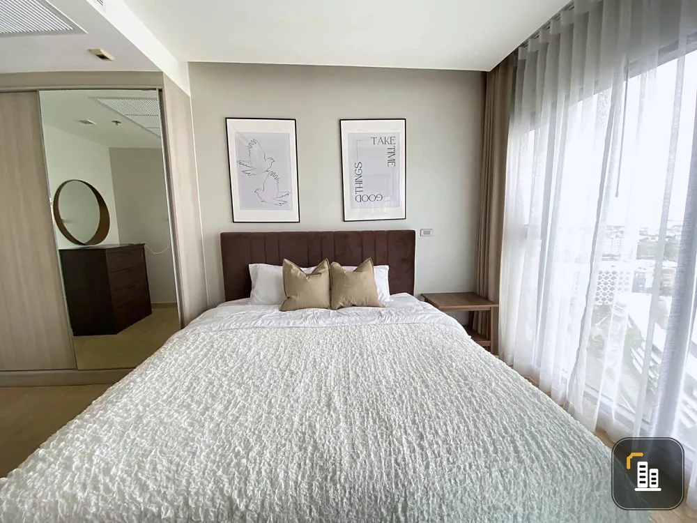 Condo for rent: Infinity One, decorated with built-ins, white tones, good location, just come and move in.