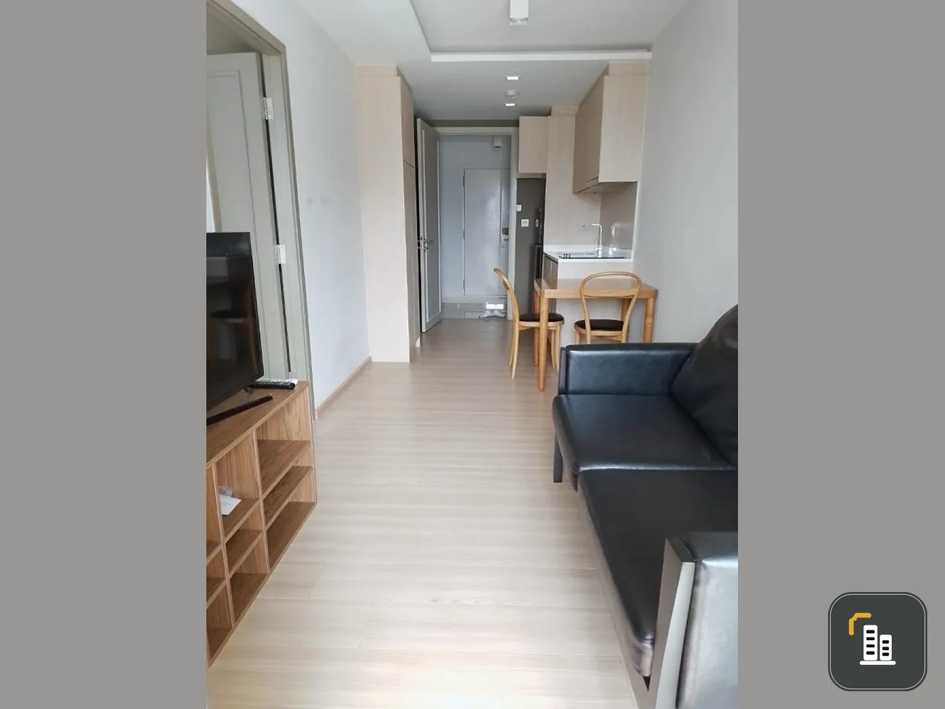 For sale: Maestro 12, 2nd floor, comes with complete decoration. If interested, hurry to reserve and own it.
