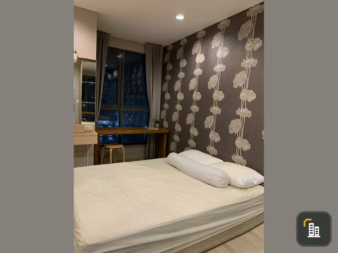 Urgent sale!! Condo Ideo Mobi Rama 9, 18th floor, city view, room with good wallpaper, you will regret not buying!!