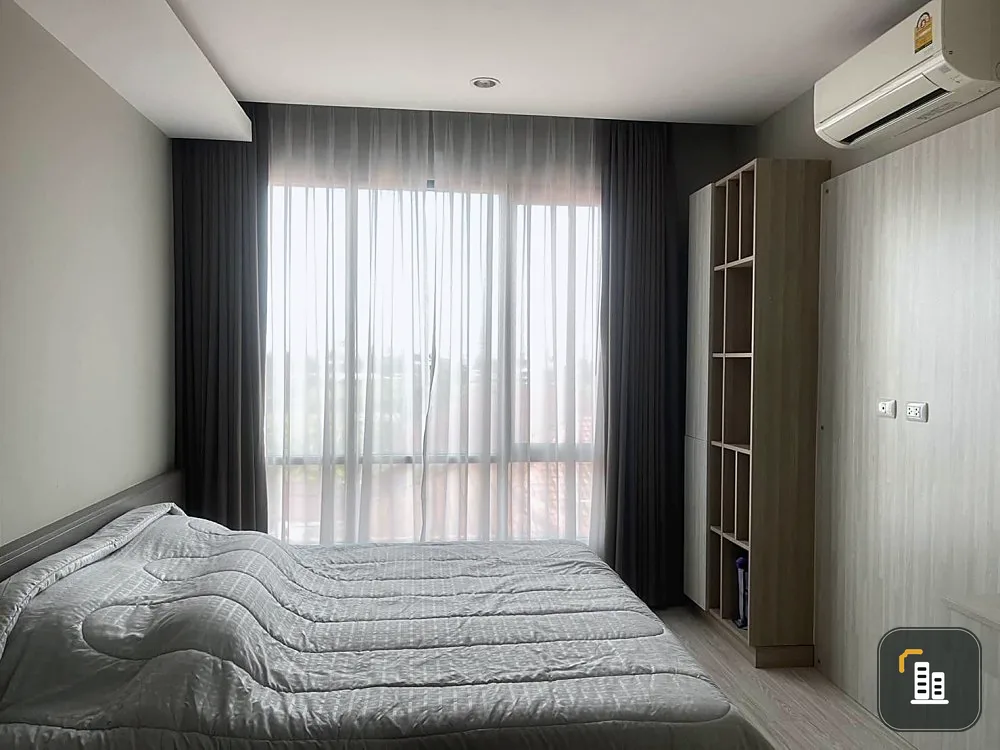 For sale: The Unique Kaset-Nawamin, good view, no buildings blocking it, complete built-in furniture, great price. If interested, reserve now.