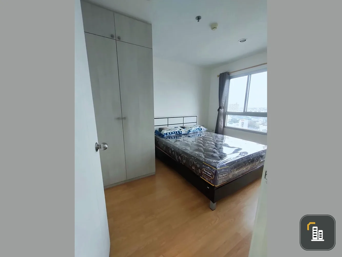For sale, for rent, Lumpini Ville Prachachuen-Phong Phet 2, corner room, 16th floor, open and airy view. If interested, hurry and reserve quickly.