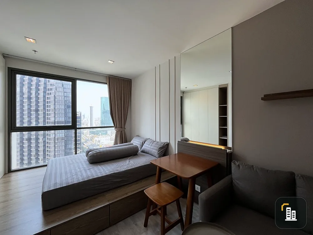 For sale Ideo Mobi Rama 9, high floor, newly decorated, good built-ins. Separated into sections. Very good price. Must reserve now.