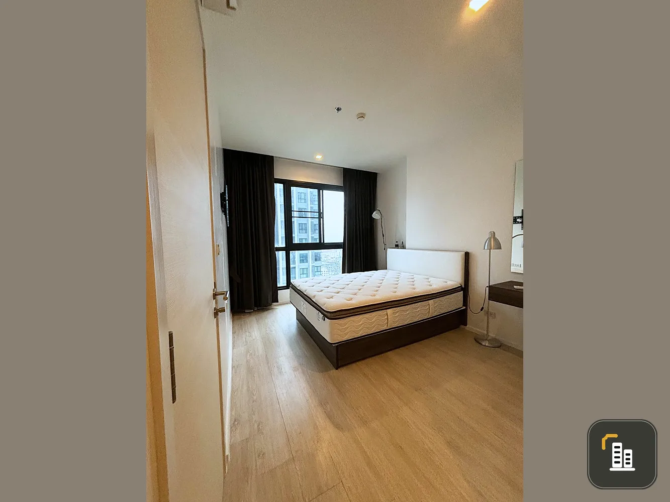 Condo for sale: Quinn Ratchada 17, balcony facing south. Decorated in white tones Complete with electrical appliances, don't miss it.