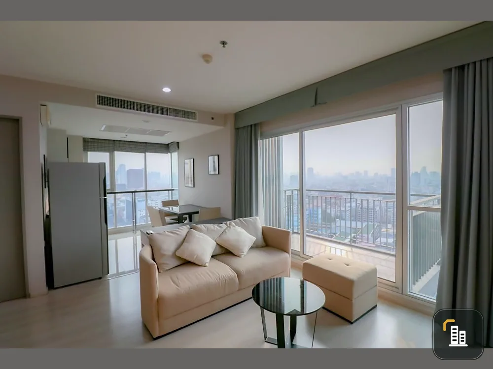 Condo for sale: Life Ratchadapisek, 21st floor, beautiful city view. Big sofa, comfortable to sit on It's good like this. You can't make a reservation