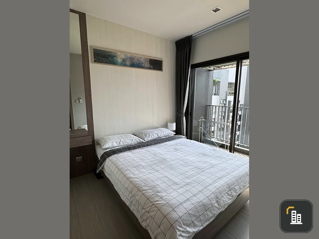 For rent Life Asoke Rama 9, nice room, high floor, good view, great price. If you miss it, you'll be very disappointed. Let me tell you.