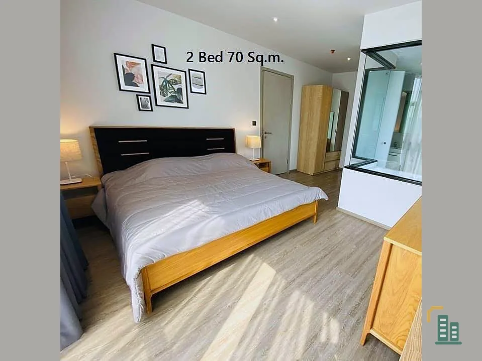 For rent: Rhythm Ekkamai, 10th floor, spacious room, separated into sections. Nicely decorated The big bed is comfortable. Don't miss it.