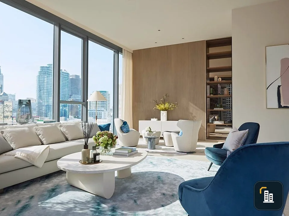 Scope Langsuan for sale, very beautiful room, simple and elegant decoration, very good view, every piece of good brand furniture. If you miss it, you'