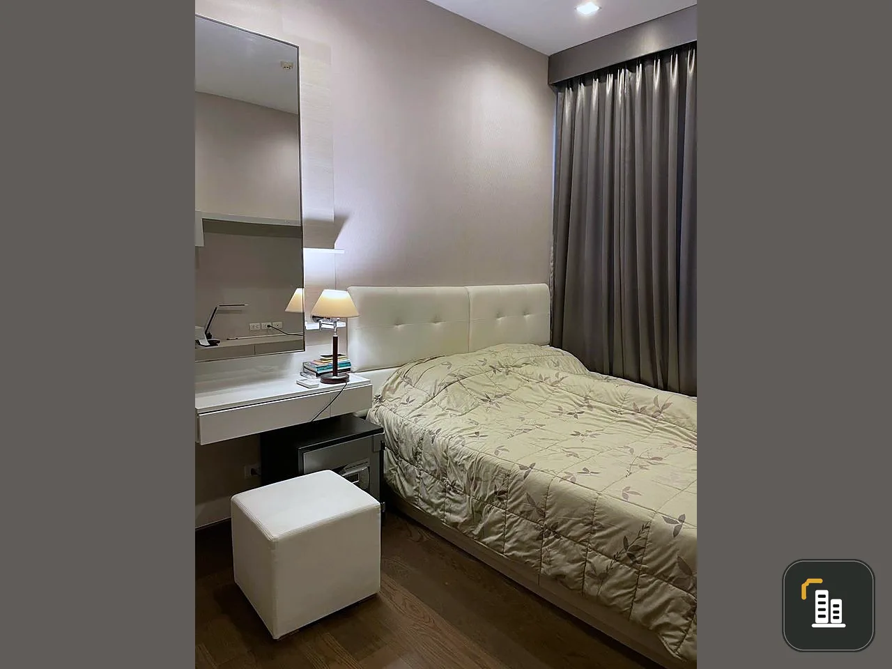 For rent or sale Q Asoke, 35th floor, spacious room. divided into proportions Simply decorated, Buit-In throughout the room, don't miss it.