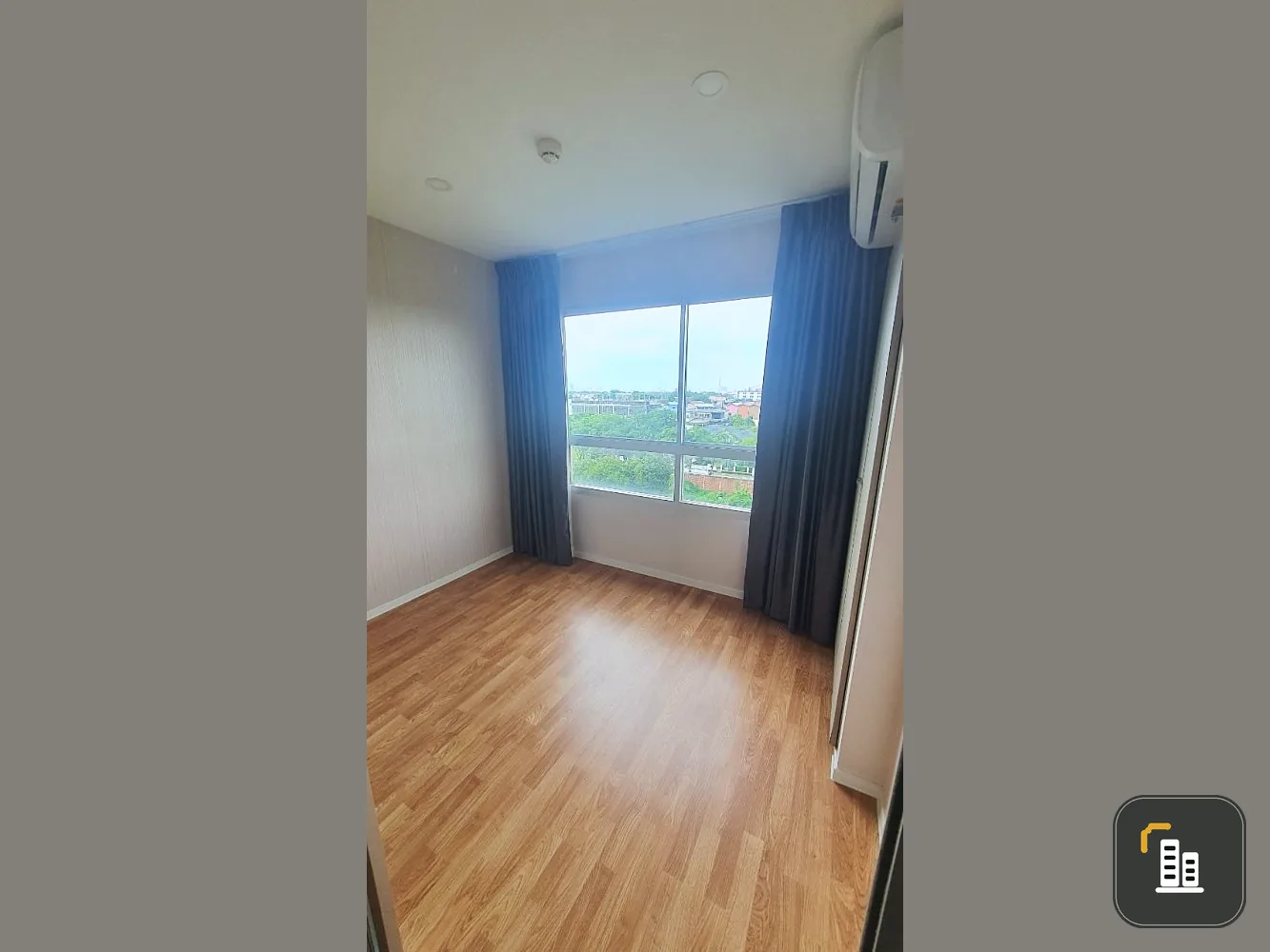For sale Lumpini Ville Ratchaphruek-Bang Waek, empty room, good wallpaper throughout the room, great price, hurry and reserve quickly.
