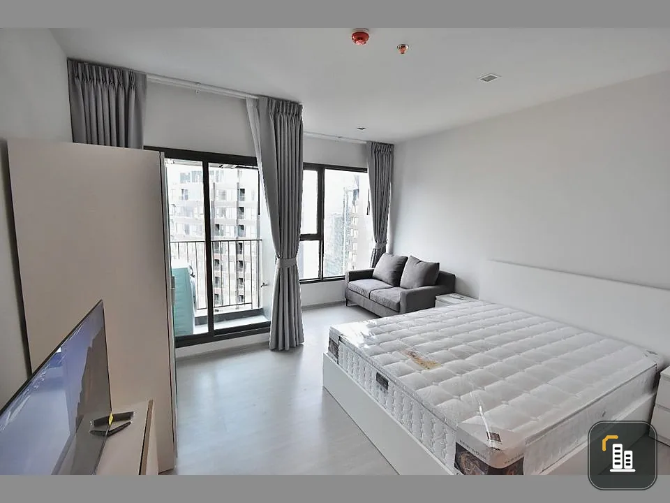 For rent, Life Asoke-Rama 9, high floor, good view, complete electrical appliances. Just come and move in. Don't miss it.