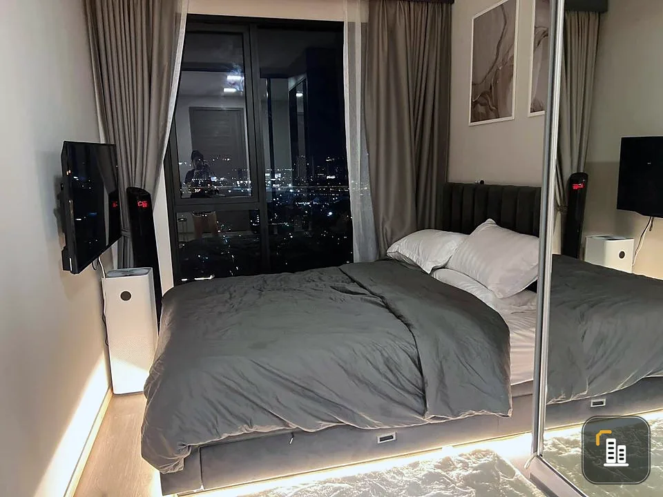 For sale / For rent : The Privacy Tao Poon Interchange, high floor, well decorated room with built-ins. Complete electrical appliances. Reserve now.