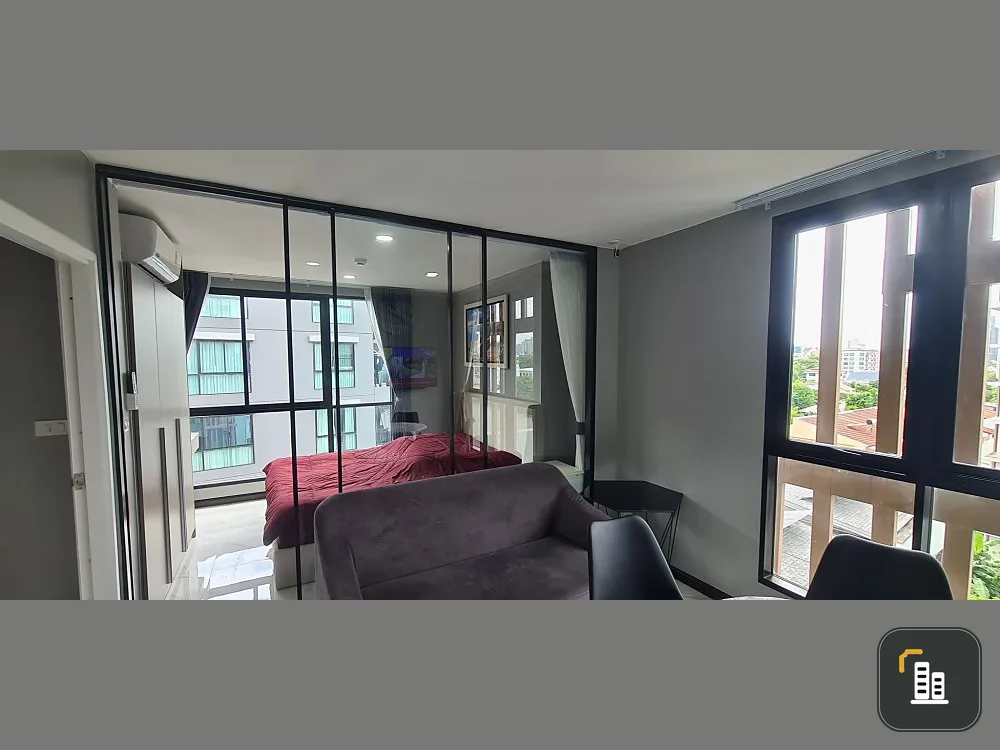 Condo for rent, The Belgravia @ Ratchada-Lat Phrao 15, partitioned room decorated with marble pattern. The high floor is good. Reserve quickly.
