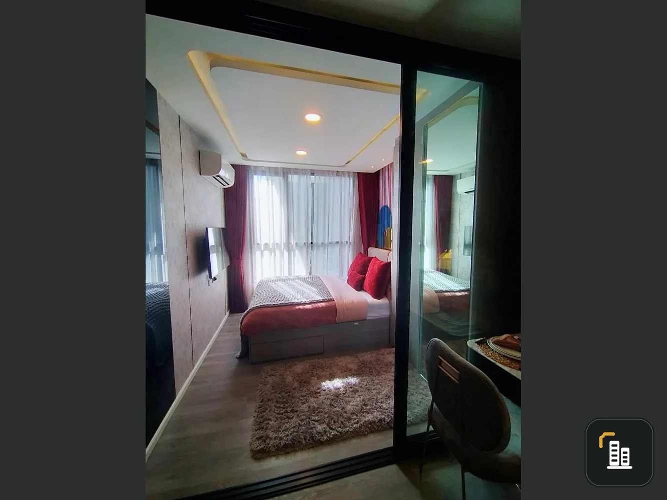 Selling down payment The Origin Sukhumvit - wire line E22 Station, room divided into proportions, very good price, must reserve this room now.