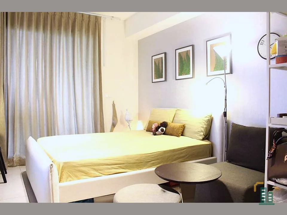 For rent: The Loft Ekkamai, 11th floor, fully furnished, separated room, beautifully decorated, livable, don't miss it.