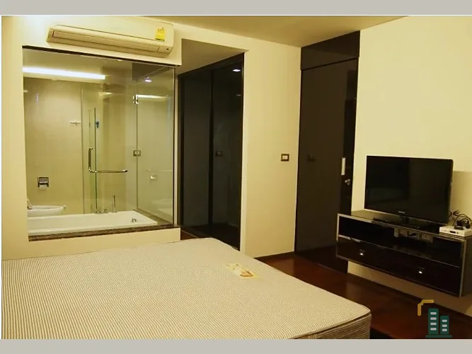For sale: The Address Sukhumvit 61, 1 bedroom, 1 bathroom, complete set of furniture + electrical appliances, ready to book now, good price, hurry up.