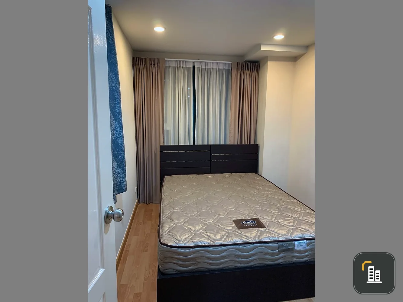 For sale: Condo Tourmaline (Lite) Sathorn-Taksin The room is ready to move in. The price is not expensive. Book now.