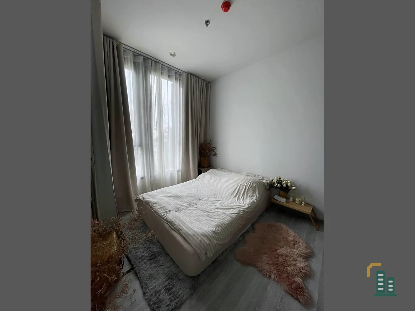 For sale or rent XT Ekkamai, 4th floor, not blocked, decorated room, ready to move in. Just drag one bag and move in. Don't wait.
