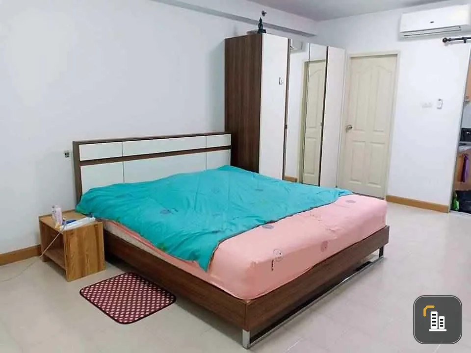 Condo for sale: City Home Rattanathibet, 11th floor, BTS view, STUDIO room, extremely convenient travel. Book now.