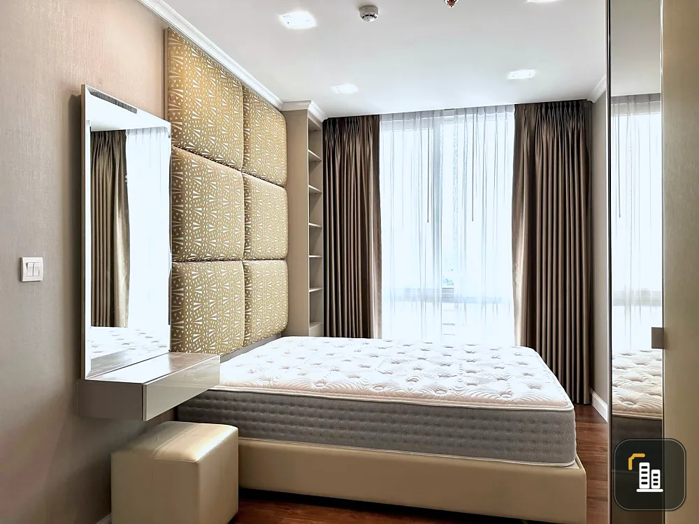 Condo for rent, The Metropolis, nicely decorated with built-ins. Complete with furniture and electrical appliances. Don't miss it.
