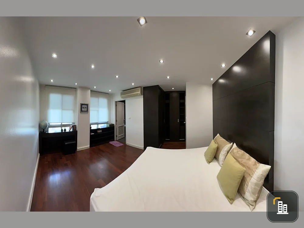 For sale 49 Plus, spacious room with usable space. Fully furnished Complete set of electrical appliances You can just come and stay.