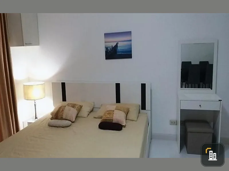 Urgent. For rent, Ratchada Orchid, 13th floor, with a beautiful pool view balcony, beautiful room, fully furnished, rent it.