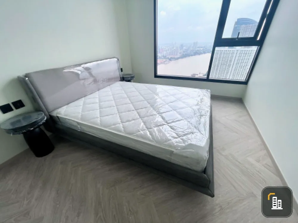 Condo for sale on the riverside, 38th floor, beautiful view at Chapter Charoennakhorn Riverside Condo, you can't miss it.