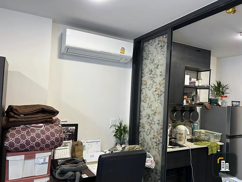 For sale: XT Huai Khwang, high floor, separated rooms. Fully furnished, separate kitchen, don't just look and reserve now.