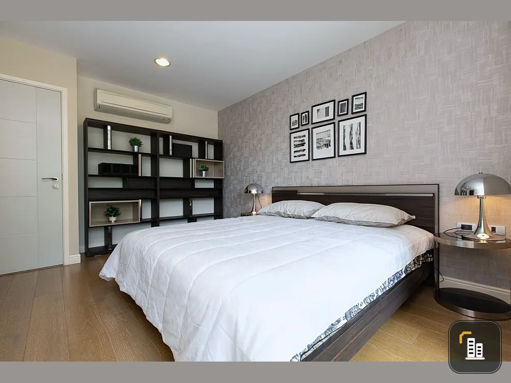 For rent, The Crest Sukhumvit 24, spacious room, comfortable, every piece of furniture is carefully selected. Don't miss it.