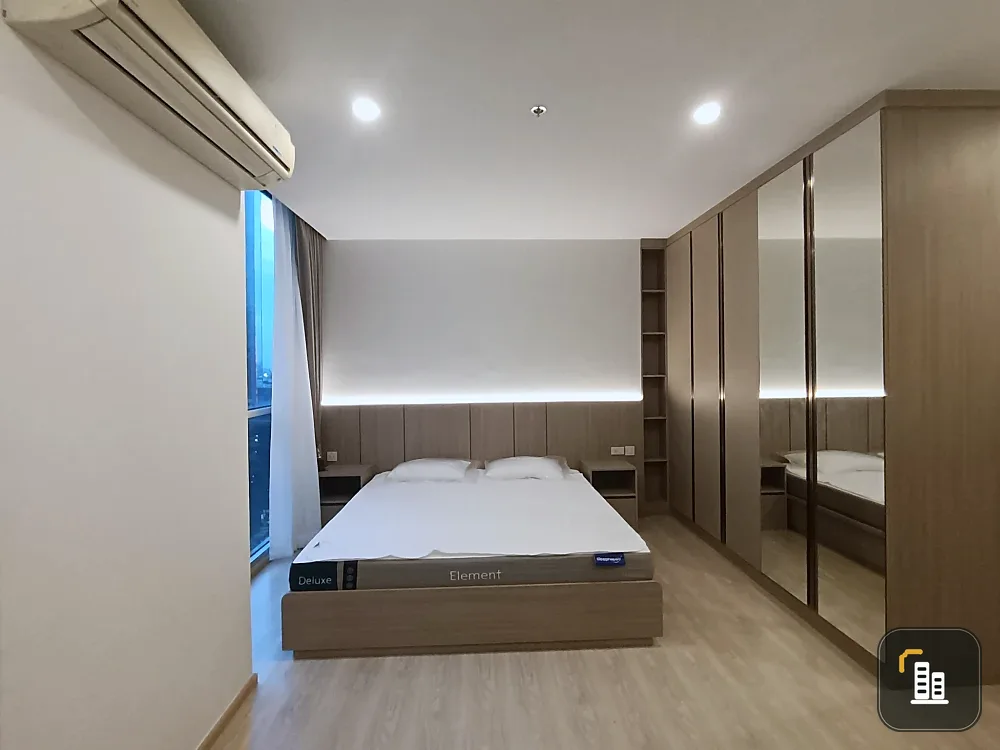 Urgent sale,rent Noble Revolve Ratchada Condo, empty room, affordable price. Those who love decorating rooms, don't wait.