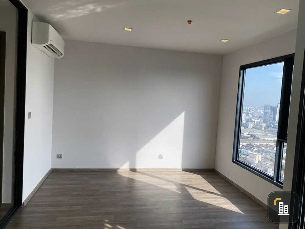 Life Ladprao Valley for sale, Studio room, 35th floor, Chatuchak Park view. People who love decorating rooms Don't miss this room.