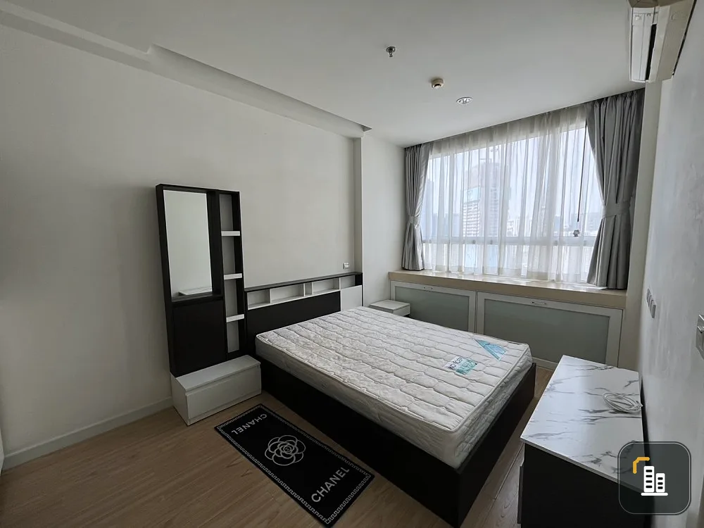 Condo for rent, T.C. Green, high floor, beautiful view, nothing blocking the view. Fully built-in furniture