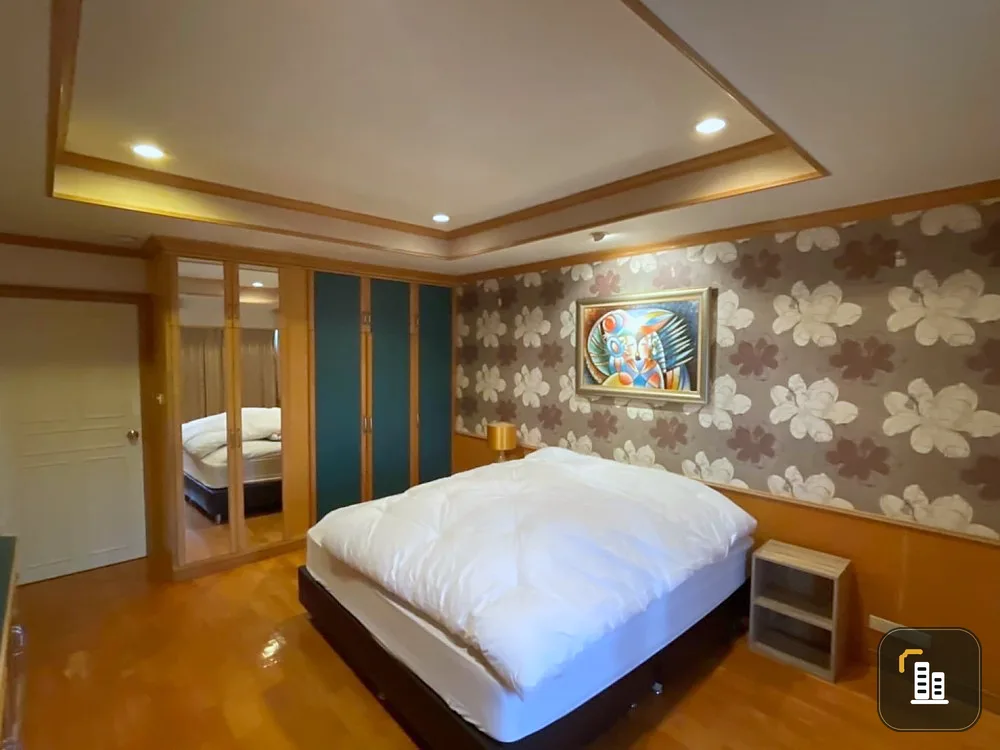 Condo for sale, Sarin Press, nicely decorated, furnished, ready to move in. The view from the height is good. Reserve now.