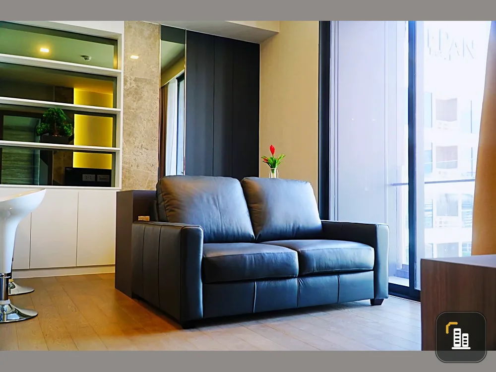 Celes Asoke for rent, comes with full decoration. If interested, reserve now. Don't miss it. Hurry.