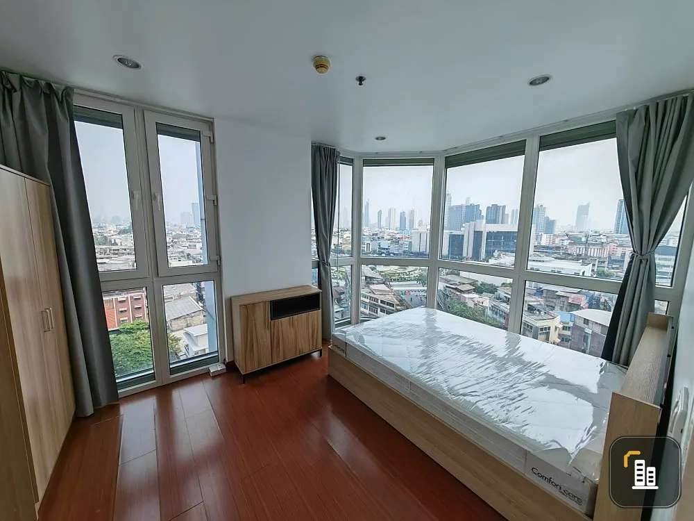 For sale, for rent, The Niche Taksin, spacious room, 2 bedrooms, 2 bathrooms, very beautiful city view. Good like this, hurry and reserve now!