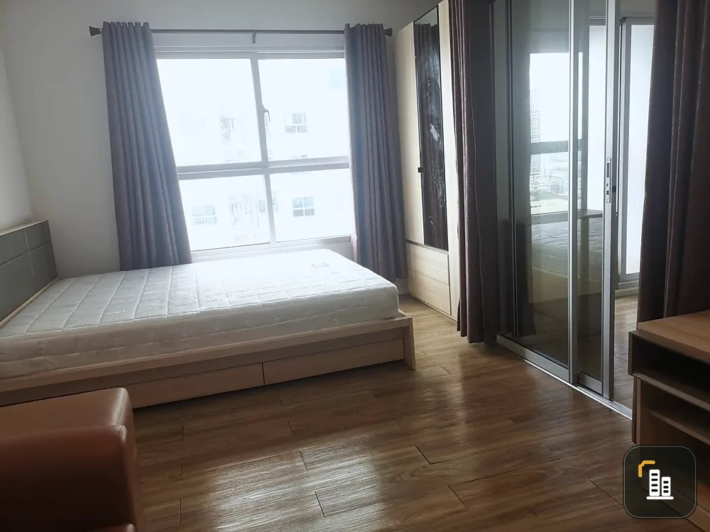 For sale rent ISSI Condo Suksawat, high floor, pool view, comes with a great price. Hurry and grab it and reserve it.