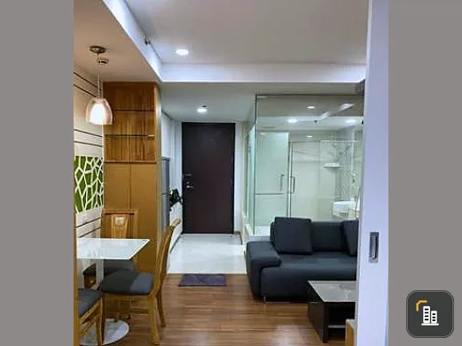 For sale: The Ratchadamri, 6th floor, ready to move in, fully decorated. Let me tell you, you shouldn't miss it. Book now, hurry.