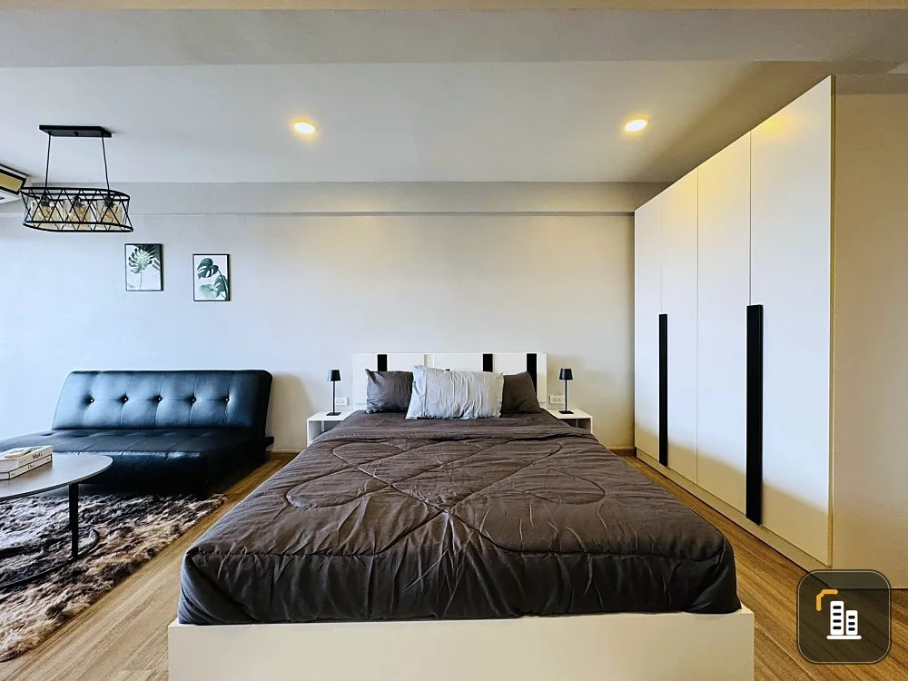 For sale: Pattaya Pad Condominium (Pattaya Central), studio room, city view, modern minimalist style. Don't wait.