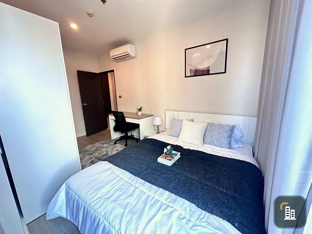 For rent: The Sky Sukhumvit, 6th floor, corner room, very private. Nicely decorated Not booking is a huge mistake.