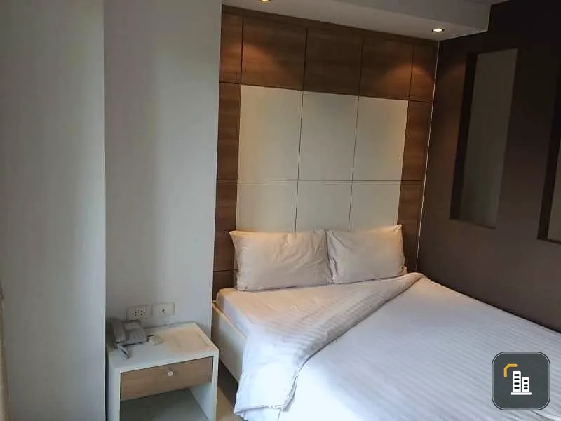 For sale: Champs Elysees Tiwanon. Simple decorated room, looks good and stylish, complete set of furniture, good price, good like this, reserve now.