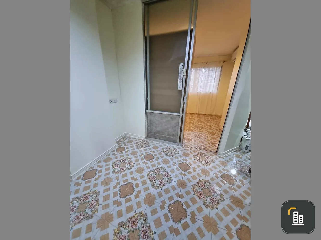 Condo for sale, Lumpini Condo Town Ramindra - Nawamin, empty room, complete amenities, good price, book now.