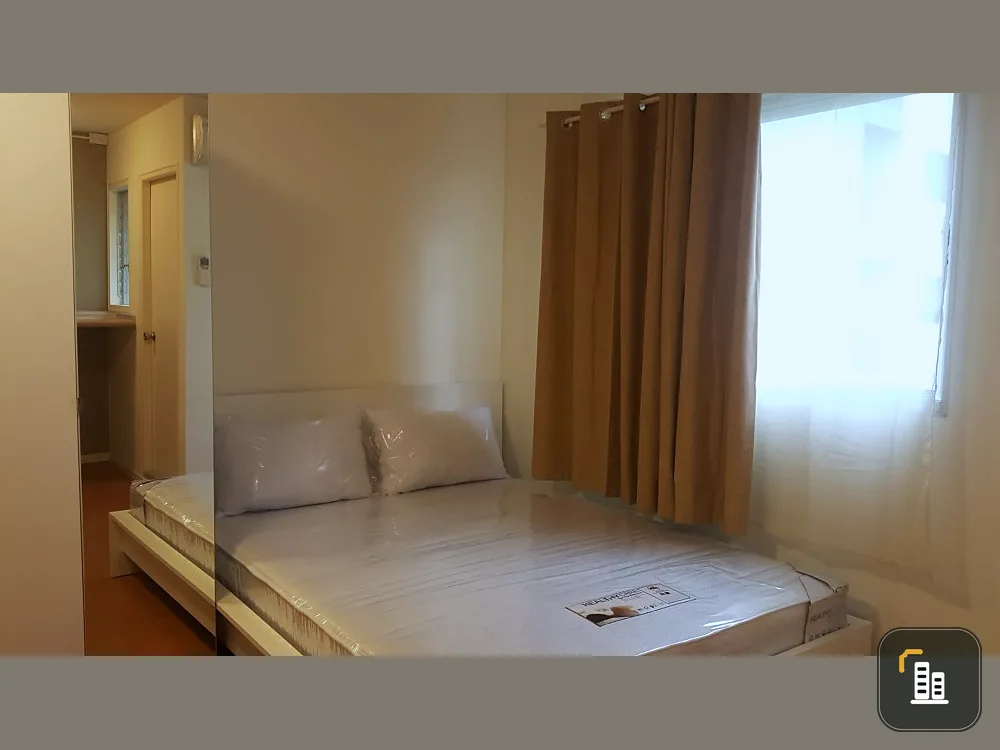 Condo for urgent sale Lumpini Romklao-Suvarnabhumi. Complete furniture and electrical appliances in the room. Good price. Book now.