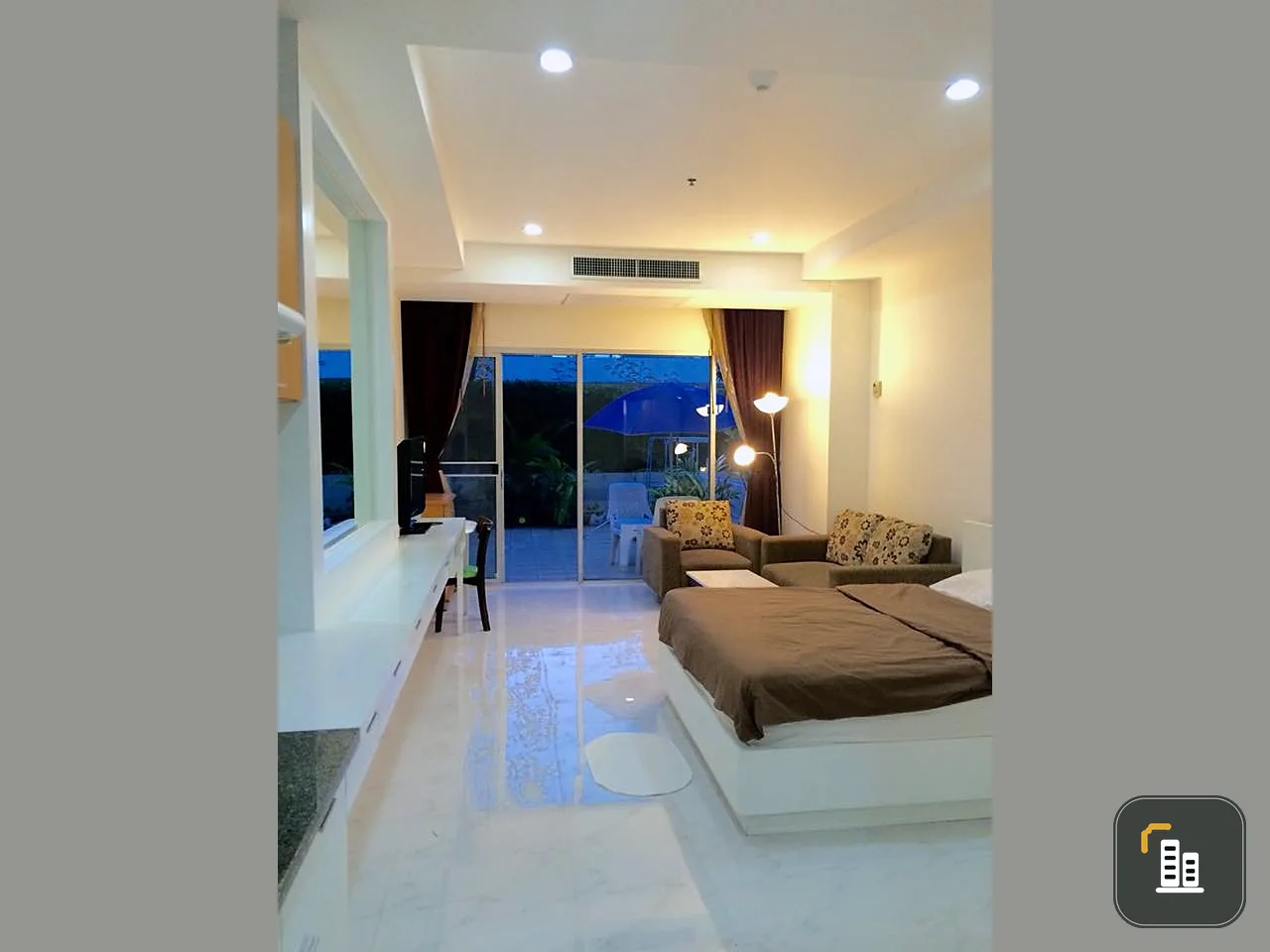 For rent, The Trendy Condominium, studio room, built-in, good location, great value, reserve first and move in first.