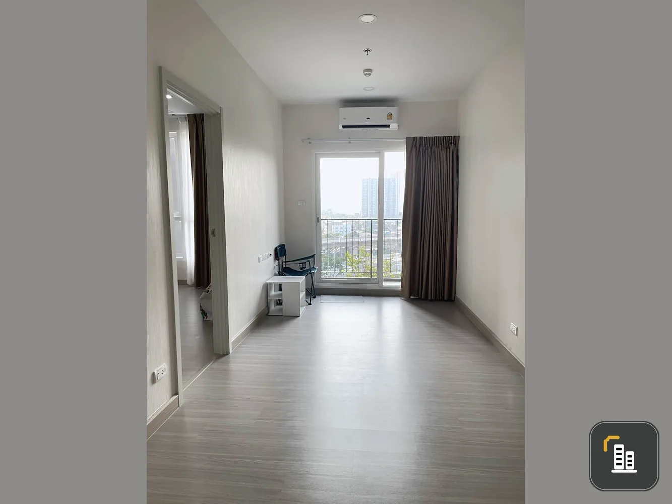 For rent: Supalai Loft Sathorn-Ratchaphruek, empty room, spacious, separated into sections. If you want to decorate a room, hurry and reserve now.