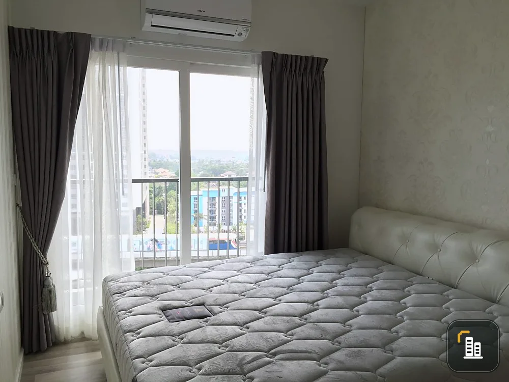 For sale and rent, The Key Wutthakat, corner room, ready to move in, great built-in walls. Complete set of furniture If you don't reserve, you'll miss