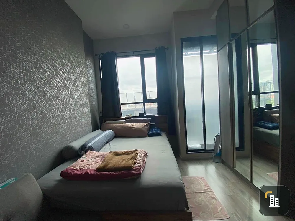 Condo for sale: Knightsbridge Collage Ramkhamhaeng, fully furnished + electrical appliances. Complete amenities. Book now.