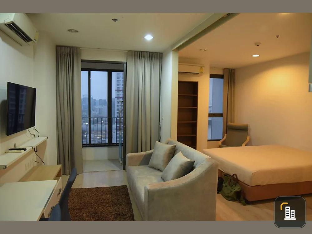 For rent, Ideo Q Ratchathewi, high floor, great view, simple decorated room. Complete furniture Good like this, don't miss it.