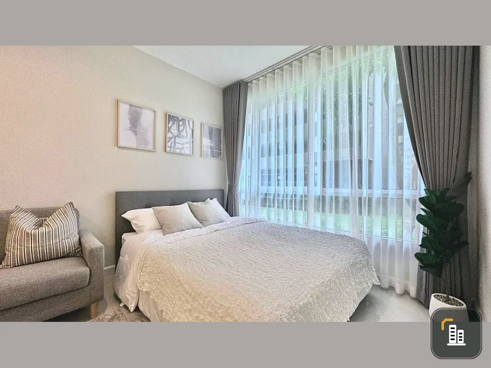 For rent: The Sky Sukhumvit. The room is decorated in a minimal style. Minimalist. You will definitely feel comfortable. Minimalists, reserve now.