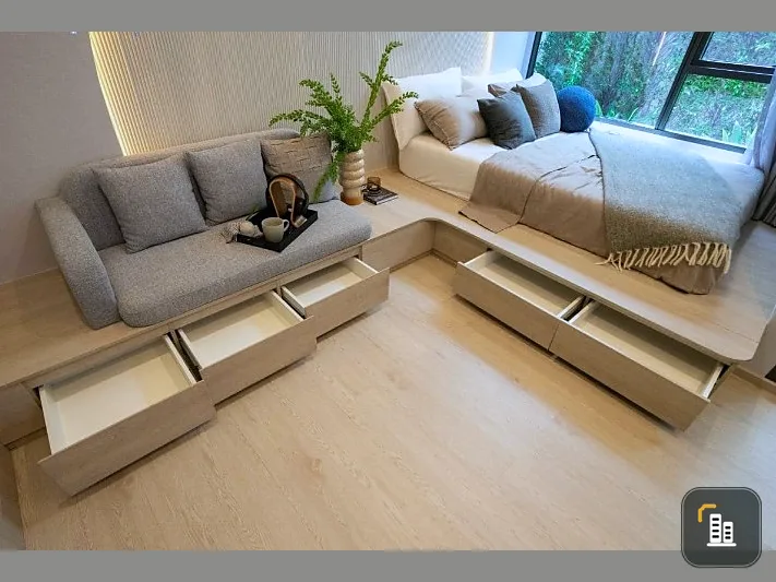 Down payment for sale, Reference Sathorn-Wongwian Yai, high floor, next to the BTS, good location, must reserve now.