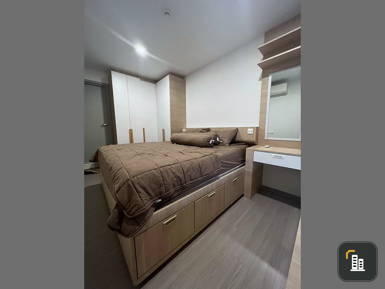 Condo for sale ASPIRE SUKHUMVIT-ONNUT, 8th floor, north direction, Buit-In furniture throughout the room, well decorated, don't miss it.