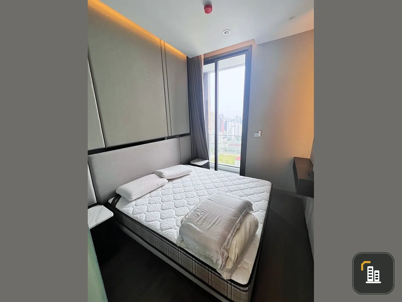 For rent: The Esse at Singha Complex, spacious room. Elegantly decorated, full Buit-In, reserve quickly.